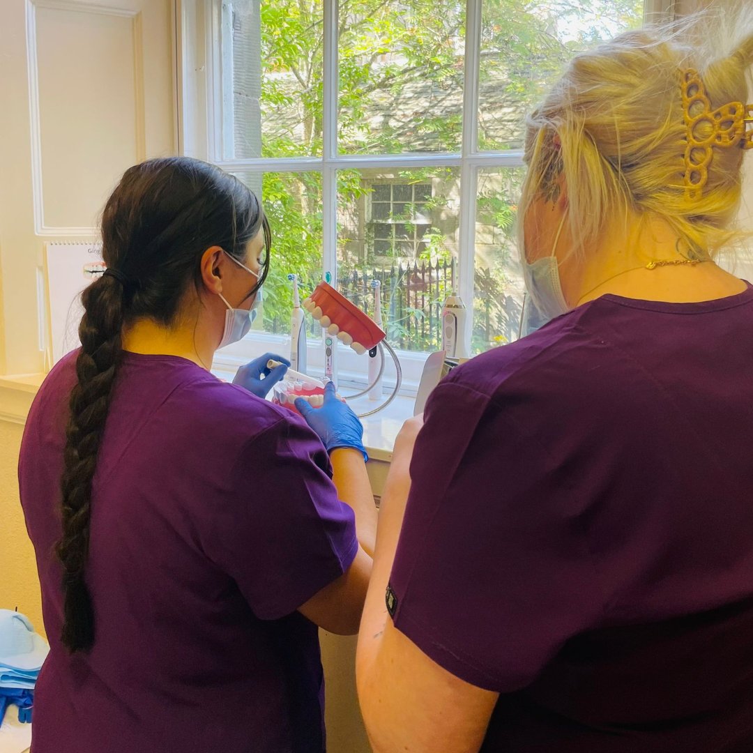 Nurse Mahira was showing trainee nurse Morgan hygiene during training💪🏻 #dentalnurse #dentistry