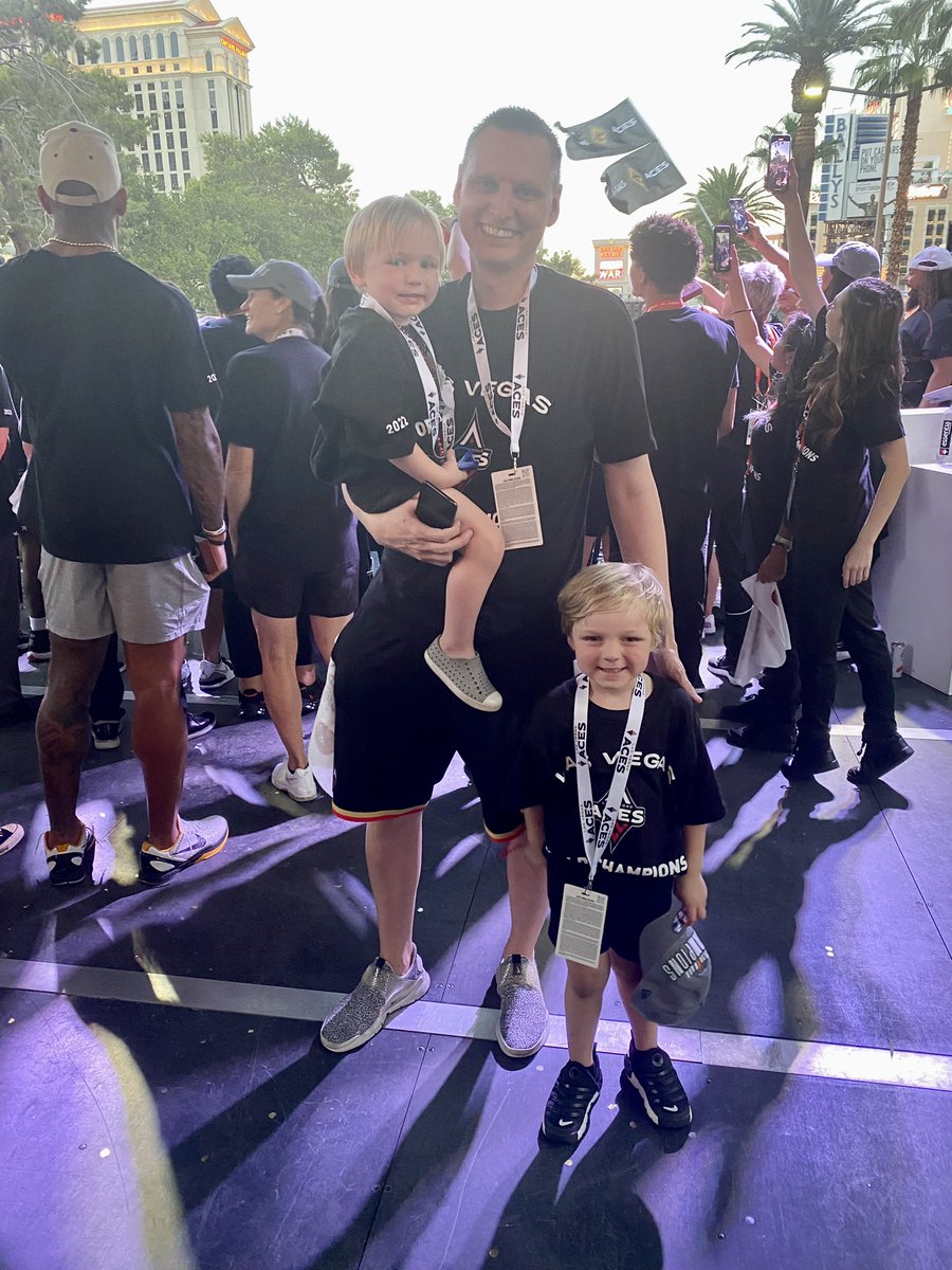 LVRED's tweet photo. What a way to end the season for this team and staff as World Champs! Las Vegas definitely brought the party for sure!♦️Fortunate the boys and I were able to share in this moment with daddy and the team. ❤️🖤#2022 @LVAces #WNBAChampions #RaiseTheStakes https://t.co/BtYDIjGcvs