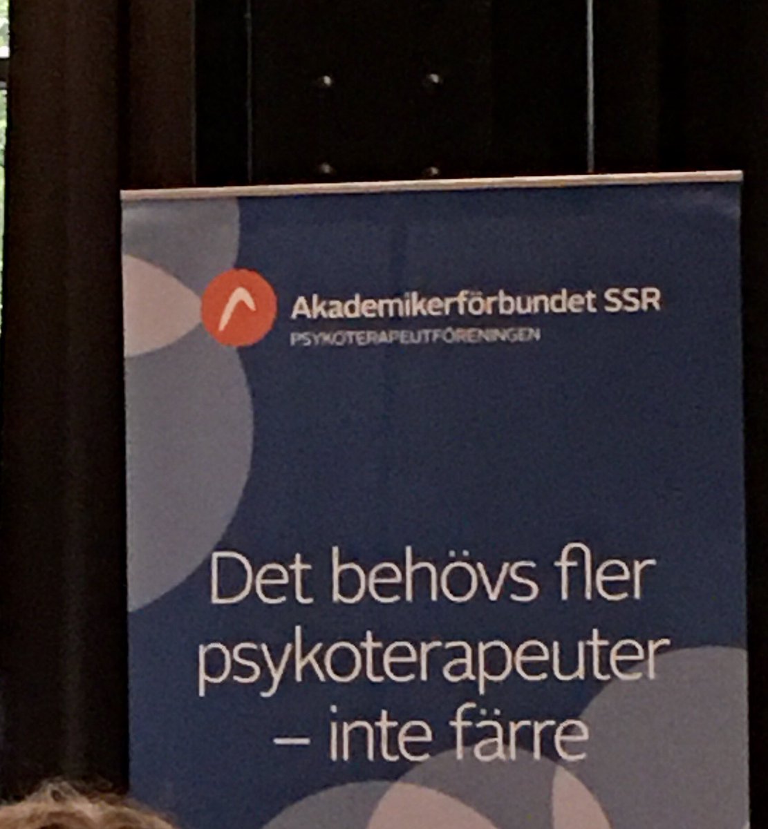 Grundad's tweet photo. Idag har @akademssr Psykoterapeutförening firat försenat 10-årsjubileum och lyssnat på intressanta föreläsare som framtidsspanade och
-hoppades på mer #psykoterapi och fler #psykoterapeuter i framtiden.
@HeikeErkers
@peeterandersson https://t.co/LIYyA7uTyz