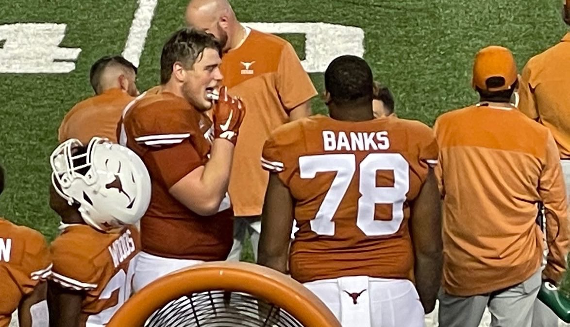 ScottHutson3's tweet photo. From being recruits at a photo shoot to showing out on the field. TX is a blessing ๐๐ป Coach Becton and these amazing coaches are why we are here! ๐ค๐ค#AllGasNoBrakes #22Effect https://t.co/s1zS75DcEs