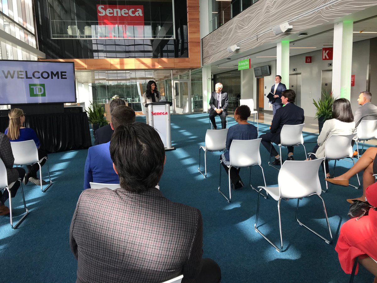 ashdpatel's tweet image. #SenecaHelix #SenecaBusiness #SenecaCollege Celebrating highly successful Career Recharge, generously supported by #TDCanadaTrust
