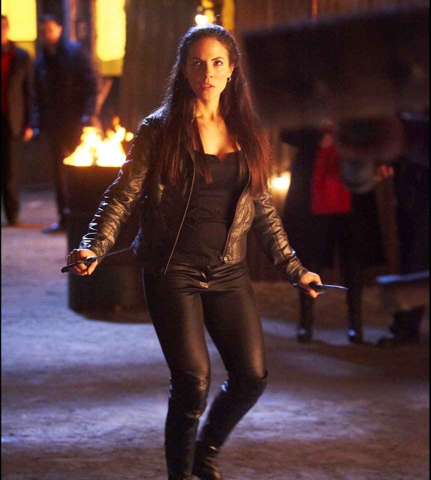 DomiLewis's tweet photo. 🅱️🅾️ on my FB, september 22, 2022 ❤️ @lostgirlseries
from Lost Girl Faebook page, september 12, 2014 https://t.co/tdGKh2G8Ta
#BirthFae
🍁 It was exactly four years ago that #LostGirl premiered on @ShowcaseTV. Happy birthday to us! 🍁
Happy #ThursFae to my #Faevorite show 💖 https://t.co/0bac5nzaNa