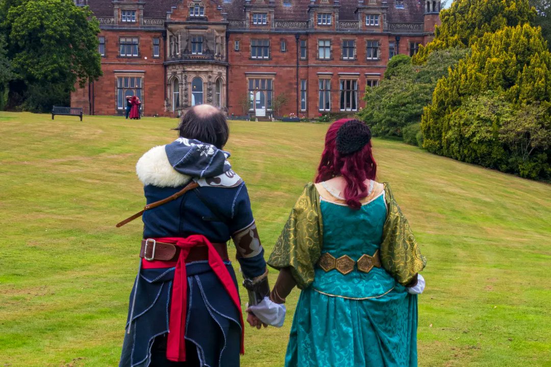 A few more shots coming from <a href="/SecretconUK/">SecretCon.co.uk</a> and these are from Nigeldphotography and I cannot wait to share more soon, as he got probably some of my favourite shots of the day tbh! So much to share 🥰 #Cosplay #AssassinsCreed #Revelations #EzioAuditore #SofiaSartor #KeeleHall