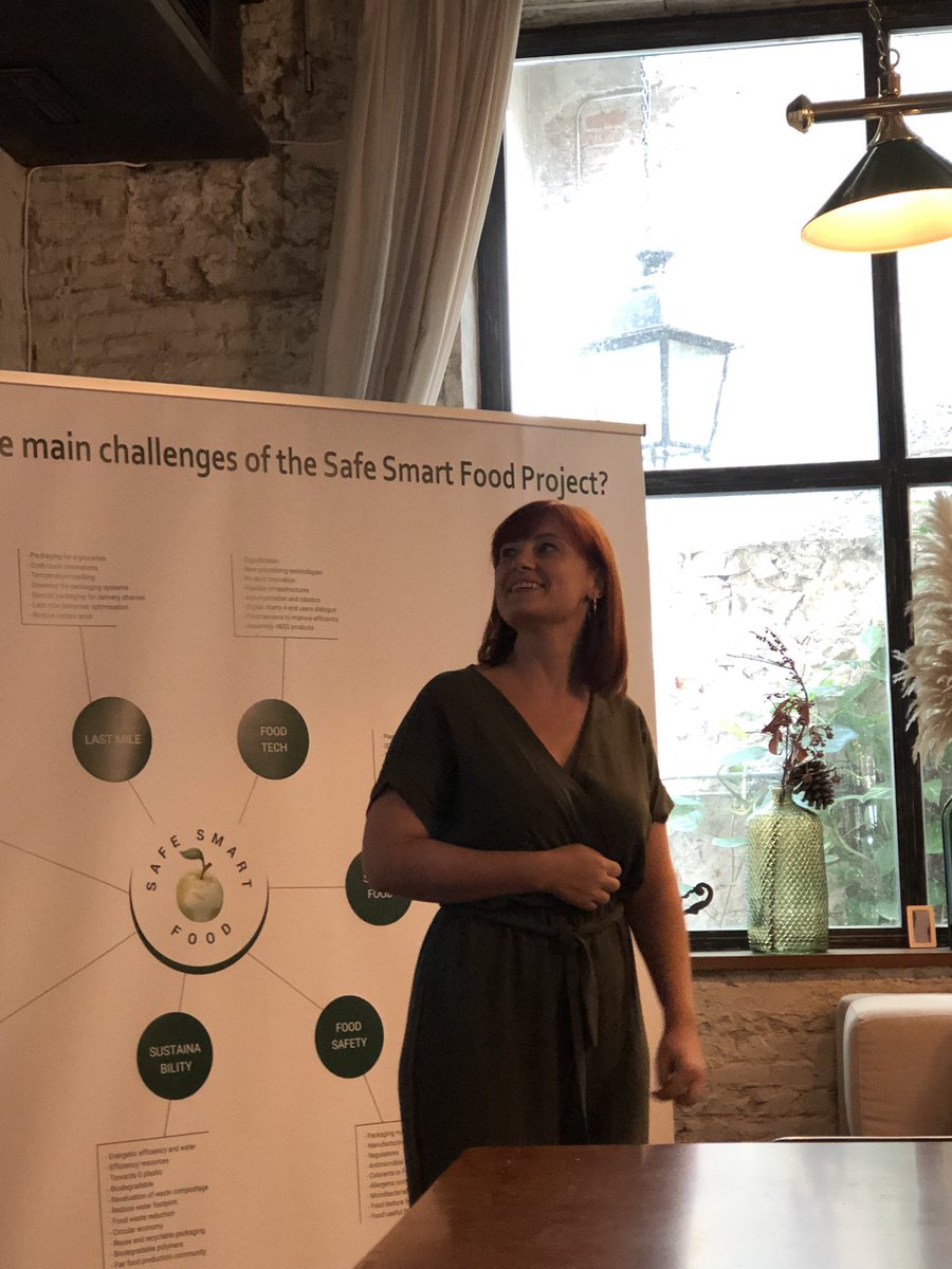 clusterEE's tweet photo. 🟢 Avui el @clusterEE ha participat en la jornada de #ClusterTalks del projecte europeu @safesmartfood per compartir casos d'èxit i bones pràctiques en l'àmbit dels #clusters. 

🗣️També ha tingut lloc la #masterclass d'@acornella sobre com impulsar la innovació.

#SAFESMARTFOOD https://t.co/Uz9jCgKRyr