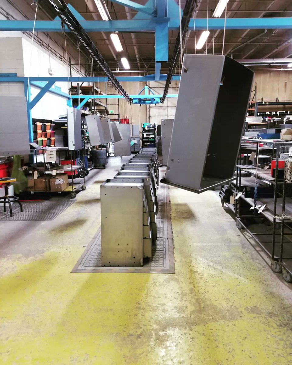 HarloffCO's tweet photo. Build em. Bag em. Ship em. Repeat.
All done at Harloff headquarters in #ColoradoSprings!
#MedicalCarts #Production #Manufacturing #Manufacturer #MedicalStorage #MadeInTheUSA #AmericanMade #InnovativeStorage https://t.co/dkk0tloRE0