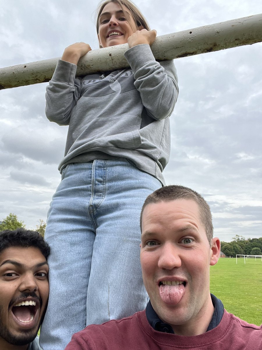 Alexand71495963's tweet photo. Continuing our little tour through Cardiff. Team bonding with our team (we still have no team name) #THEchallenge @CardiffMetTHE @TheSecretGarden https://t.co/SCBjmbSog1