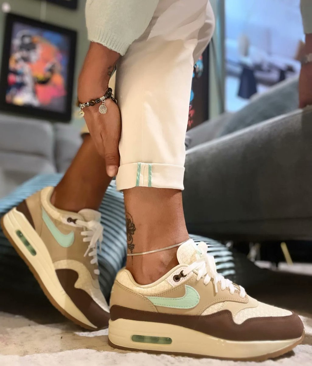GirlsInAir's tweet photo. #girlsinair One of them.
#nikeair #airmax The detail.
Picture by @drasskicks 😀
#instakicks⠀
#vegassneakerheads⠀
#kicks⠀
#sneakerviewer⠀
#kickzstance⠀
#soleonfire⠀
#funkylace⠀
#WOMFT⠀
#thesolefirm⠀
#nationofsoles⠀
#allmykickzdope⠀
#kicksoftheday⠀
#KOTD⠀ https://t.co/ZX3POlB76X