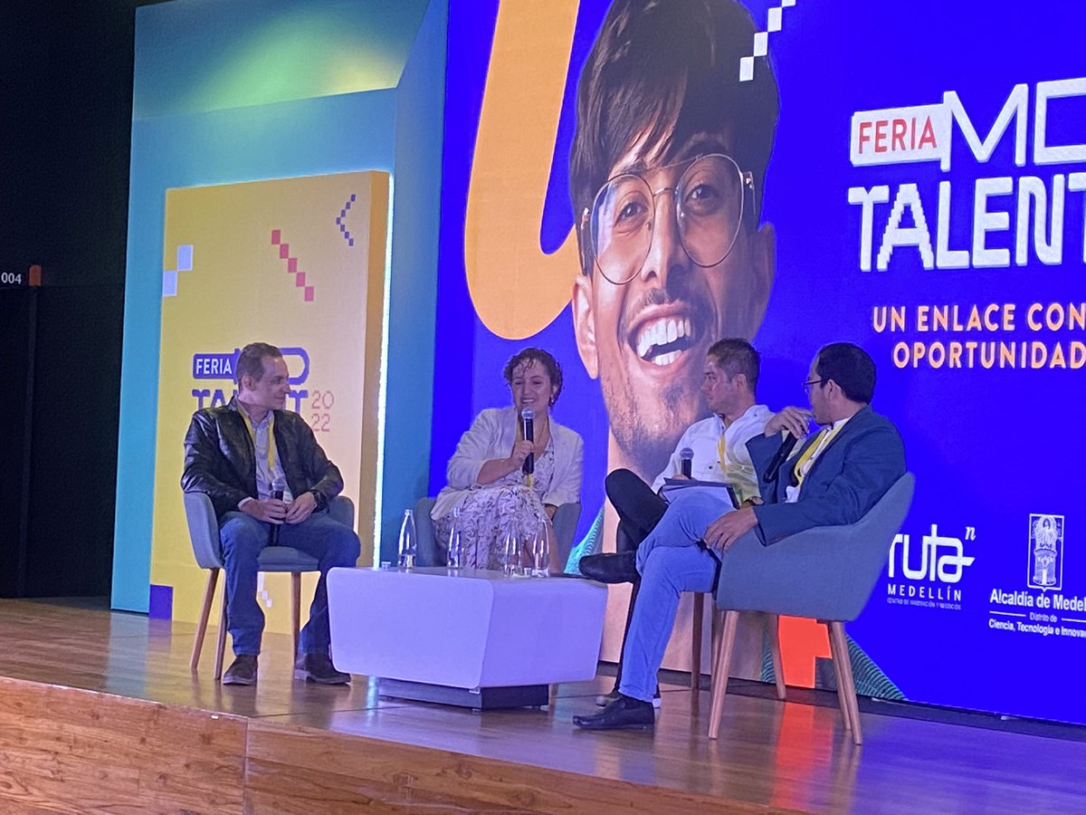 InterSoftwareCo's tweet photo. “Invitemos a los jóvenes para aprovechen las oportunidades laborales  que tiene el sector, se actualicen con las diferentes posibilidades en formación, para conseguir un excelente empleo que la industria ya está ofreciendo” Daniel Diez #WeareDev #ISWMásConectados #MDTalent2022 https://t.co/IgdryYxvg8