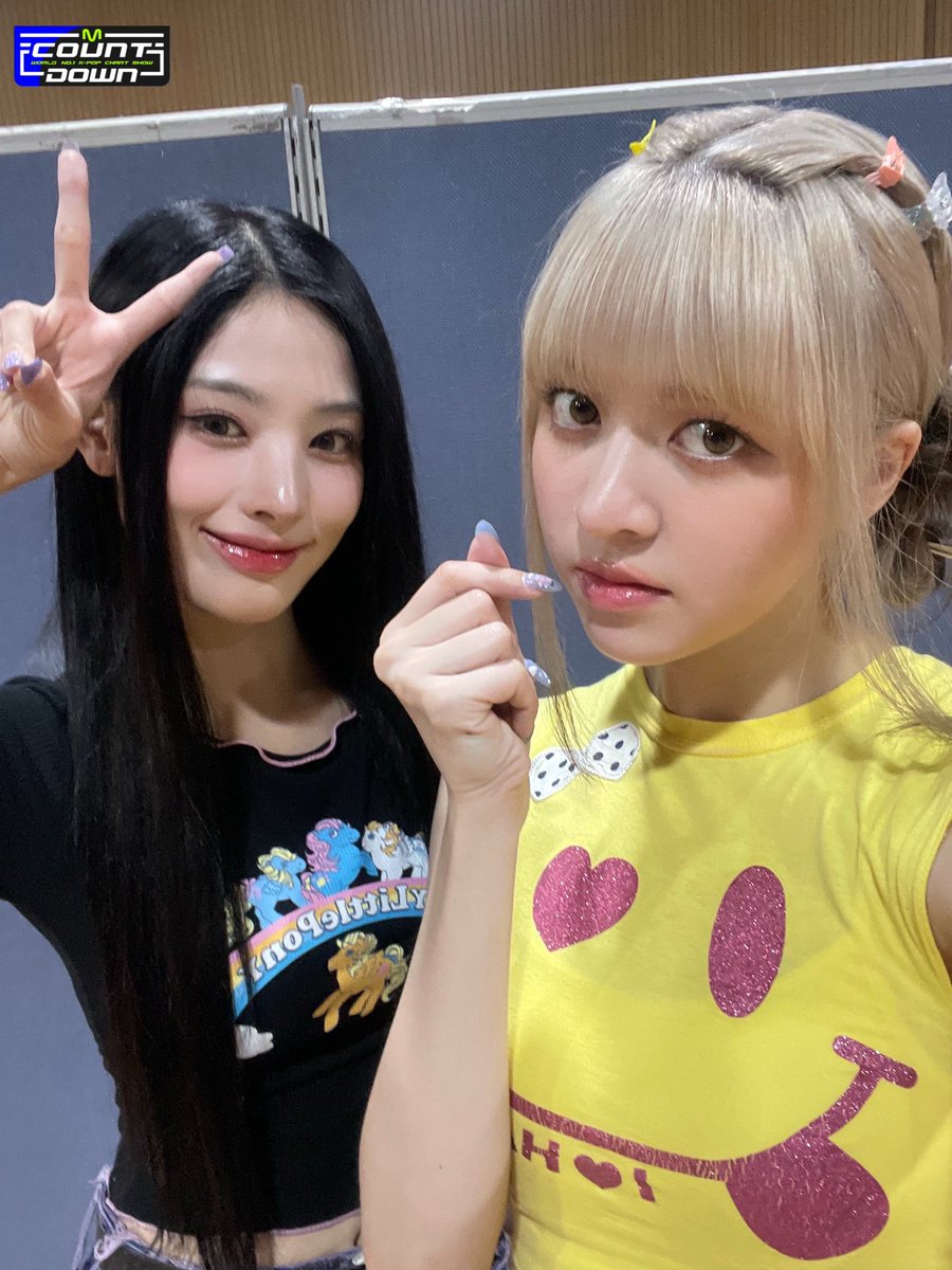 jinlyarchives's tweet photo. jinly selca for mcountdown 
#NMIXX #엔믹스 #LILY #릴리  #JINNI #지니 #JINLY https://t.co/URZyBUp8av