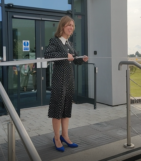Foodanddrinkfed's tweet photo. Today, our Director of Policy @AlmondJayne along with Skills Manager Mark Corbett cut the ribbon for the @unilincoln Holbeach Campus Food Enterprise Zone ✂️

The initiative covers business growth, skills and R&amp;D across manufacturing &amp; other areas👷

Thank you for having us 🫶 https://t.co/qDqM0fb79N