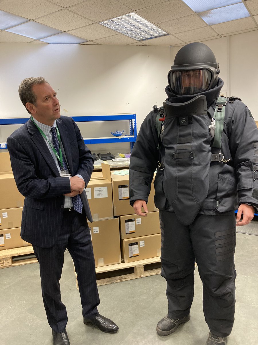 UKArmaments's tweet photo. Our Director General Land recently visited @NPAerospace, ahead of #DVD2022, to learn more about the latest armour developments including ballistic plates and helmets into Ukraine.

🎙️"I have been very impressed with NP Aerospace's response to the Ukraine and... (1/2) https://t.co/p4H86OThDX