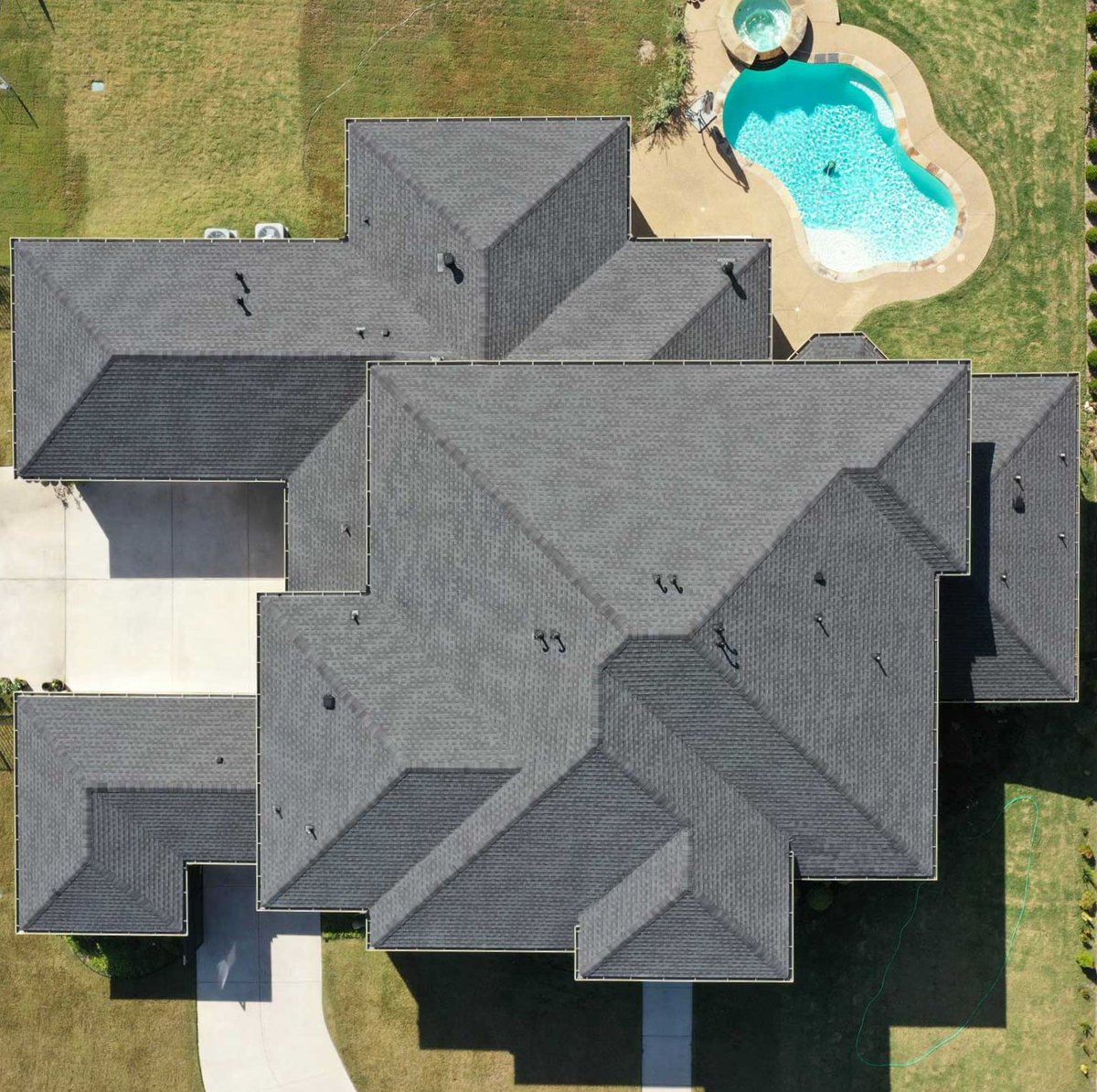 GoodFaithEnergy's tweet photo. Did you know we also provide roofing services? You can read about why we do so in our new blog post: 

https://t.co/rbncTha3PI

#texasroofing #roofingcontractor #roofinginspection #roofinstallation #solarandroofing https://t.co/REG84sHmIp