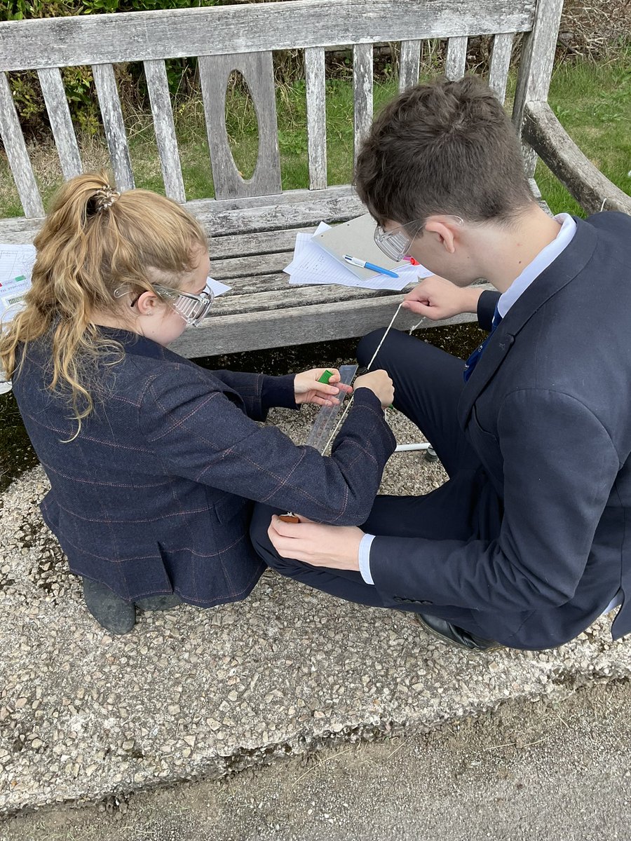 SECSciences's tweet photo. Today the A level Physicists were investigating circular motion by taking measurements from whirling bungs! #SECPhysics #SECSixth #SECSenior #practicalinvestigation https://t.co/ub5MtXTnK2
