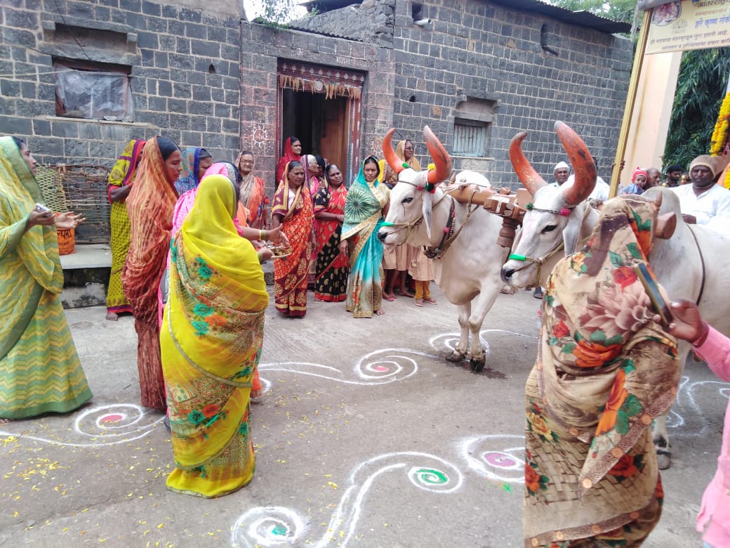 PadayatraW's tweet photo. कळमगावामधे पदयात्राचे स्वागत. Maharashtra Padayatra. https://t.co/abOw2zwssI