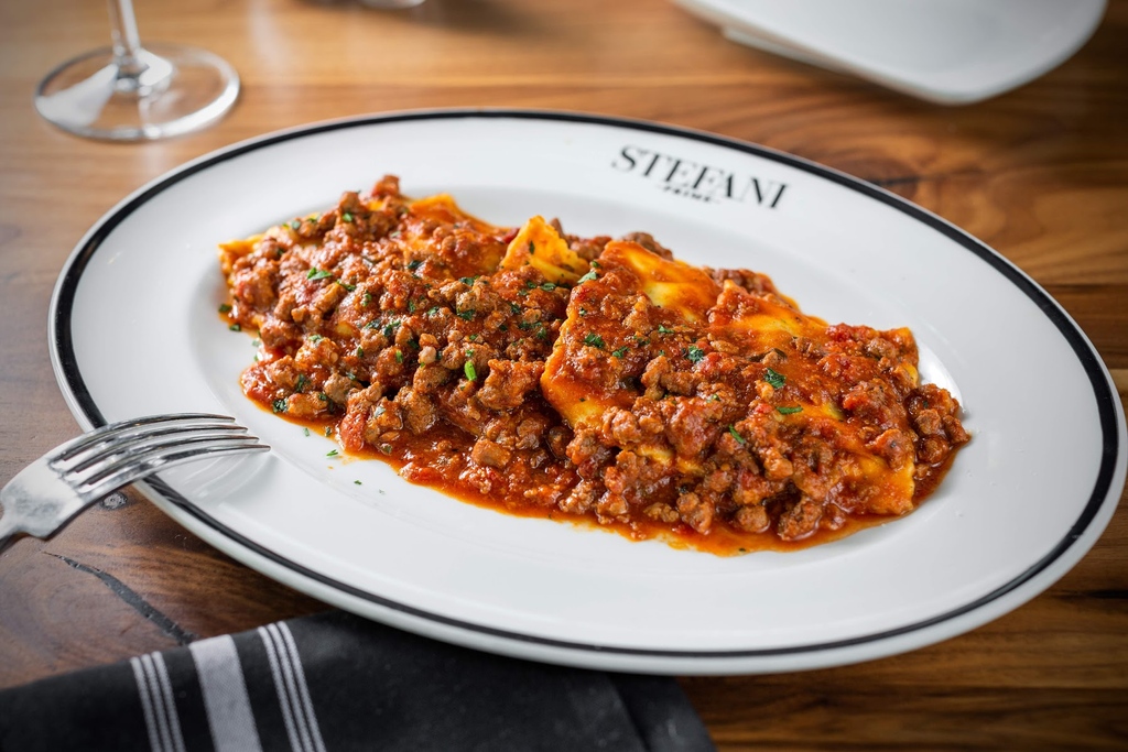 StefaniPrime's tweet photo. Happy Fall, y'all! 🧡 Tis the season for comfort food, cozy sweaters, & Prime fall dishes! Stay tuned for menu updates coming soon. 🍂 Reservations: https://t.co/eTWJt4zU12
#FallDishes #StefaniPrime https://t.co/eRJaldSHjx