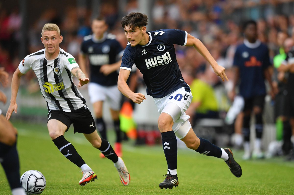 MillwallFC's tweet photo. 🔂 #Millwall's Besart Topalloj has joined @Dag_RedFC on a 28-day loan.

🙌 Best of luck, Bes! https://t.co/Dy4wfXGp5J