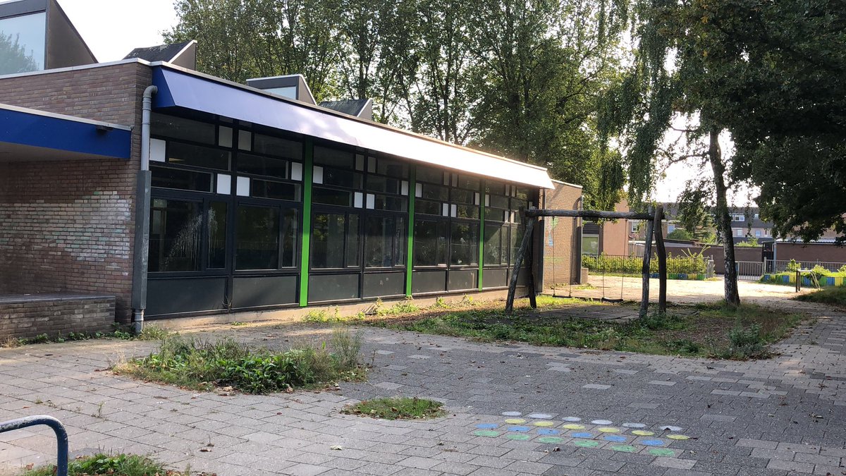 Samen met de wijkagent, <a href="/Handhavers_HLMR/">Handhaving Haarlemmermeer</a>, <a href="/MeerWaardeInfo/">MeerWaarde WELZIJN</a> en @maatvast afspraken gemaakt over voorkomen van overlast #lisserbroek. Zijn al veel controles en contacten, maar doel is een structurele oplossing.