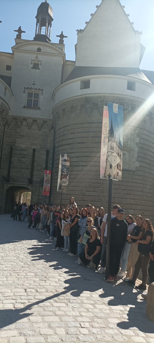 balandiersophie's tweet photo. Photo souvenir de notre première journée d'intégration des étudiants en BTS SAM à Nantes. Demain l'aventure se poursuit avec au programme une matinée sportive qui sera remplie de surprises.A suivre...
#lyceejarennes https://t.co/Ahl3q9hxVH