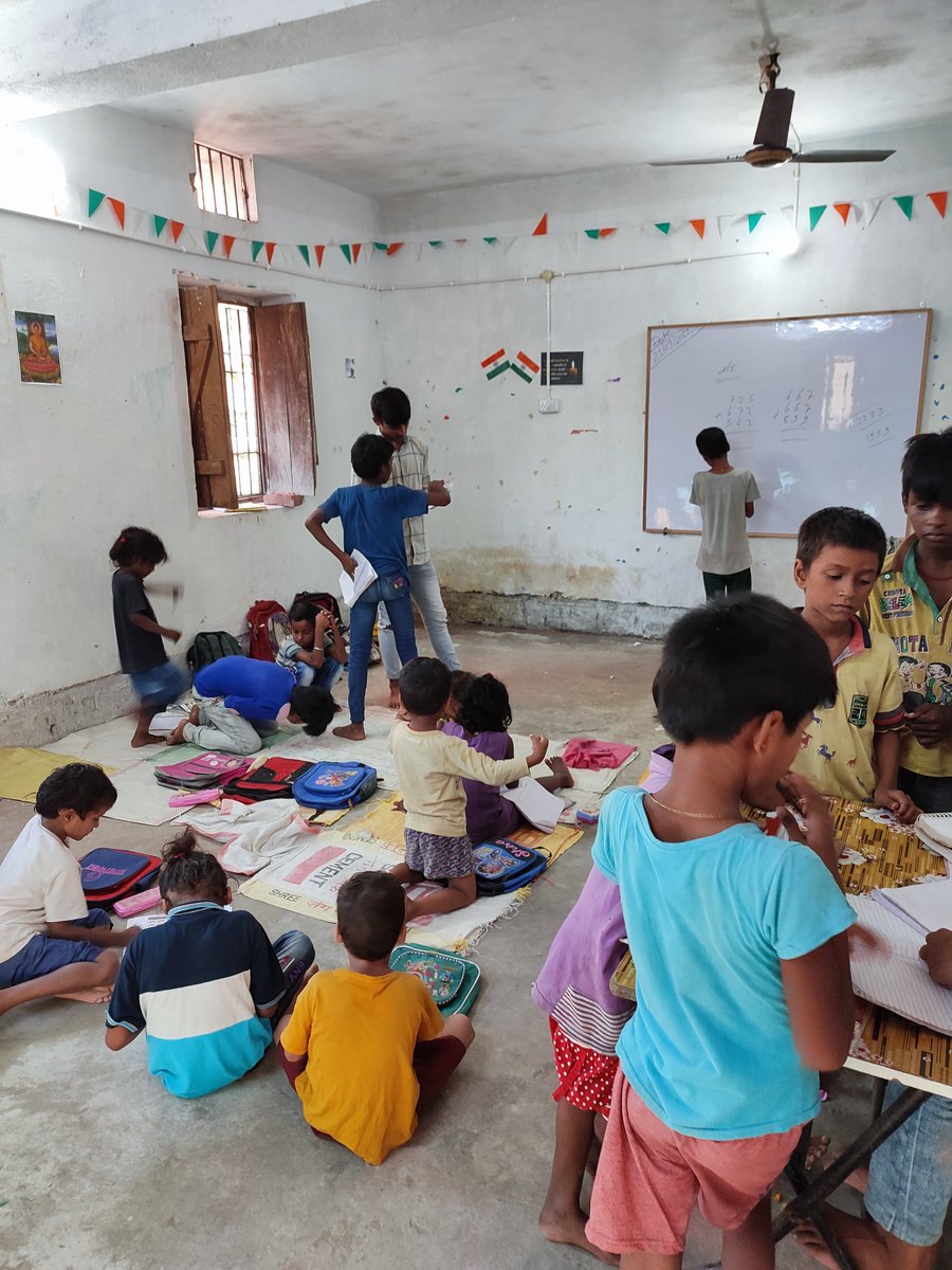 DeviseEducation's tweet photo. The local youth continues to teach basic counting and alphabets in English and Hindi. Our work of profiling the children is complete. 
We will also be arranging for study material, along with book racks to create an environment conducive for learning!

#education https://t.co/oszoMeuzCO