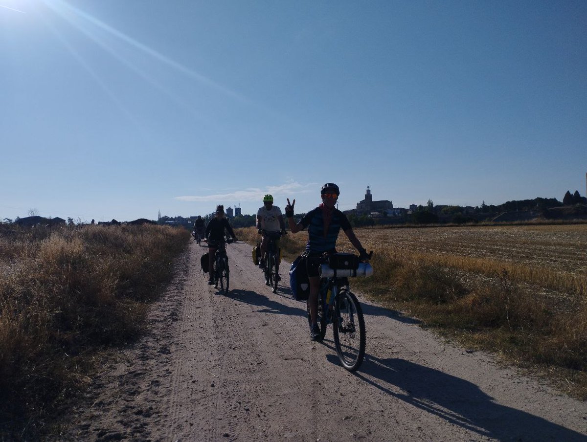 Mar_de_tierras's tweet photo. Salimos felices de Coca
#CarFreeDay #eitfood #eitcommunitywaterscarcity #waterwheel #huellahidrica #viajeenbici https://t.co/ohvgBI8TQx