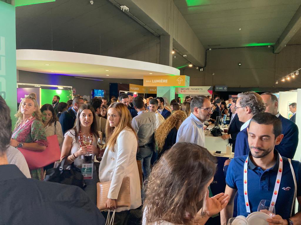 info_ITOS's tweet photo. Hacemos balance en imágenes de la última edición de #SecurepaymentsID. El equipo de ITOS se despide y agradece a todos el haber compartido esta cita! Hasta pronto! @ifaes https://t.co/u9K4hsJ3OU