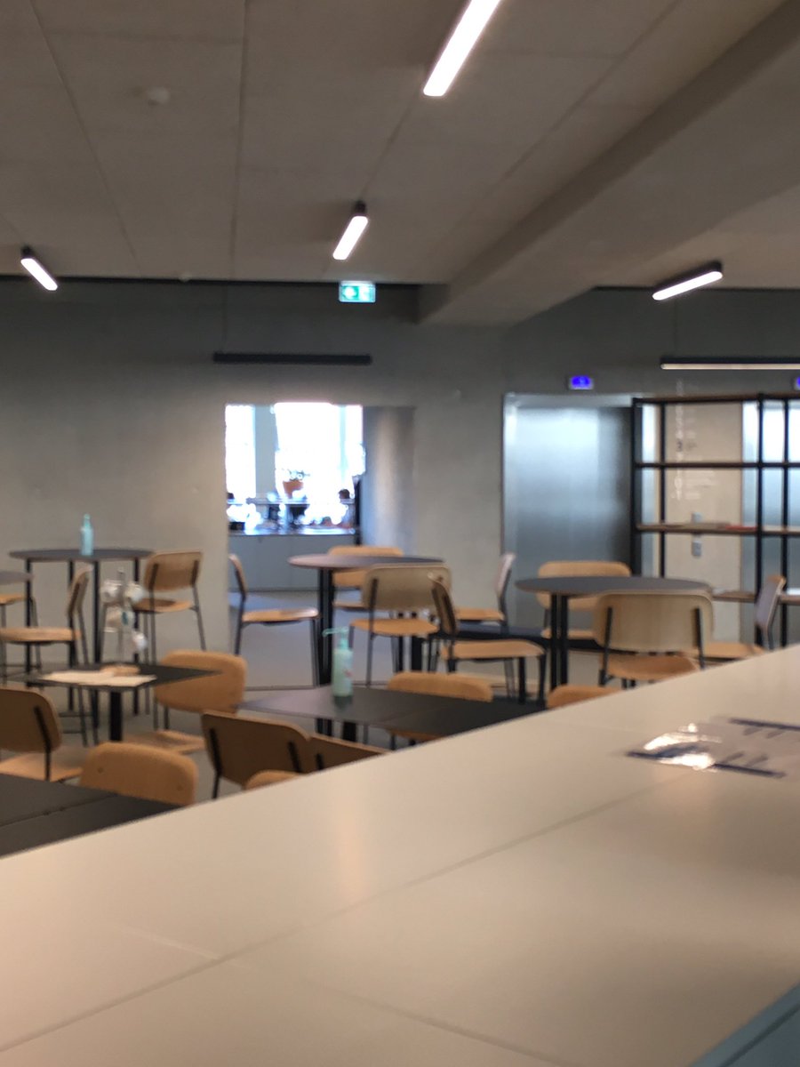 FHFiledefrance's tweet photo. Rencontre ce matin avec les DrH et Dam du siège de @APHP dans leurs tout nouveaux locaux @HopSaintAntoine : qvt, décrets, ressources médicales…au boulot 😉! @laFHF @APHP @ADRHESSlive @MatthieuGirier @Nicolas_Delmas_ https://t.co/7d5IZCnDAH
