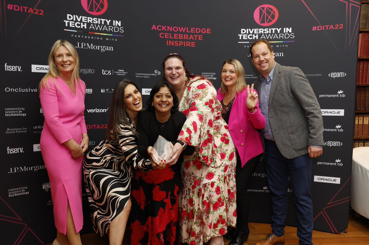 DITAwards's tweet photo. .@eBay is the winner of this year's Cultural Inclusion Award. Congratulations to eBay for such a wonderful award!
Thank you for working so hard and best wishes to you. Thanks as well to the sponsor .@SmurfitSchool👏
#dita22 in partnership with @jpmorgan https://t.co/NUK2zavzkc