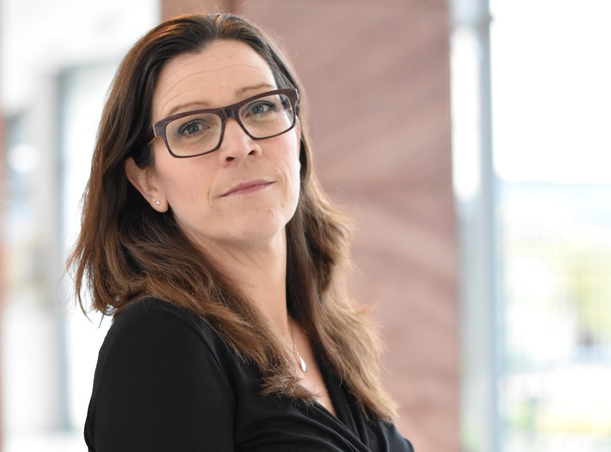 På lördag samtalar <a href="/AnnaRoosvall/">Anna Roosvall</a> <a href="/Stockholms_univ/">Stockholms universitet</a>, <a href="/AB_Karin/">Karin Pettersson</a> <a href="/Aftonbladet/">Aftonbladet</a> och <a href="/AnnIghe/">Ann Ighe</a> <a href="/ordobild/">Ord&Bild</a> om nyutgivna Kulturjournalistikens världar på <a href="/bokmassanGbg/">Bokmässan</a>. Bakom boken står Roosvall, prof <a href="/krieg10/">Kristina Riegert</a> <a href="/sodertorn/">Södertörns högskola</a> &amp; docent <a href="/andreaswidholm/">Andreas Widholm</a> bit.ly/3dz0LzT Foto Svante Emanuelli