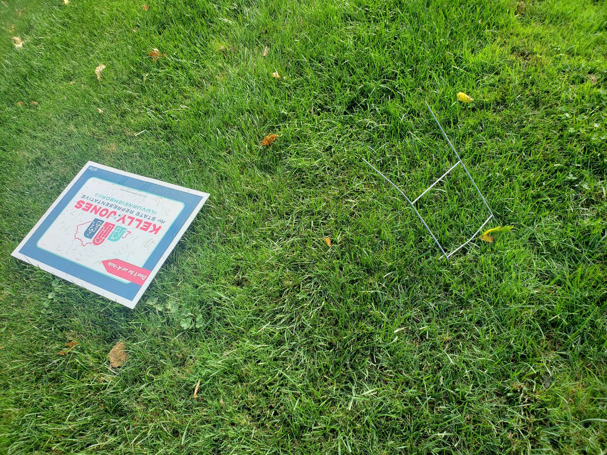 Luvurneighbor68's tweet photo. When you tell people not to be a-holes...in plain print...on a sign. 

Proving my point about the vitriol and anger that unfortunately continue to fuel so many today. Confirming that my message of #luvurneighbor68 is needed! (Also confirms that irony is dead!) https://t.co/8o2vNwdrQT