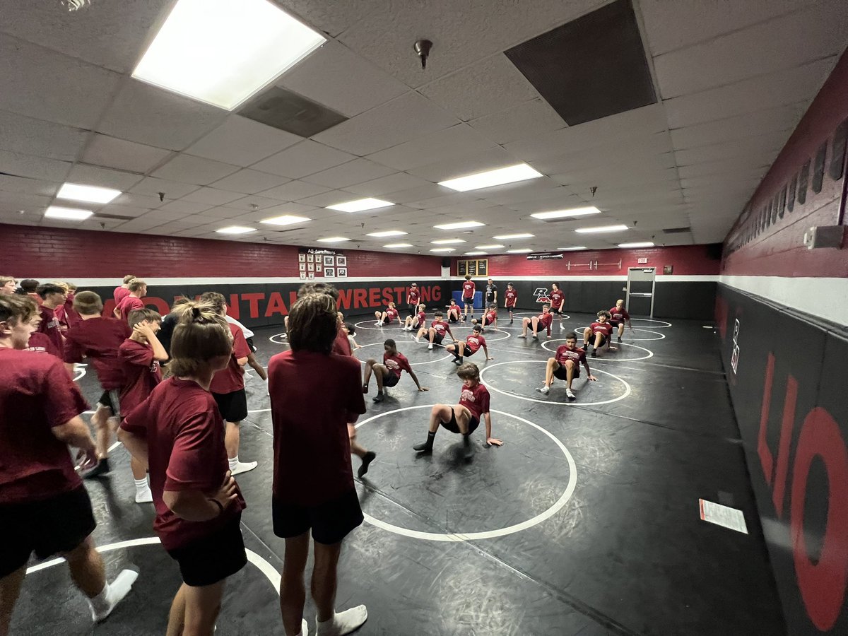 RMBoysBBall's tweet photo. S/O to our wrestling coach, Coach Jackson @WrestlingRM for putting the boys through a workout. Good to mix it up, get out of our comfort zone, and enjoy a different perspective. CJ “embrace the FIRE, the burning in your lungs - lack of oxygen to compete at the highest level” https://t.co/fUKKeXAERm