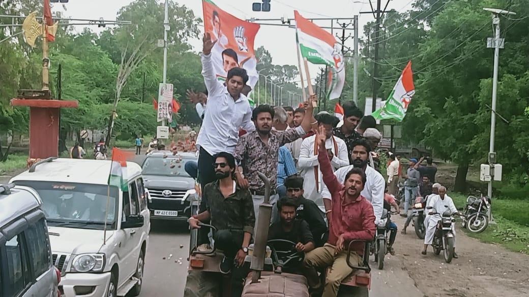 pahuja_divyansh's tweet photo. आज शाजापुर में कलेक्ट्रेट  घेराव किया गया  यूथ  कांग्रेस के द्वारा बाल कांग्रेस टीम भी शामिल रही 🙏🏻🙏🏻
@JayantSsikarwar @sajjanvermaINC @IYCMadhya @BalCongressMP https://t.co/JtmbJECKQc