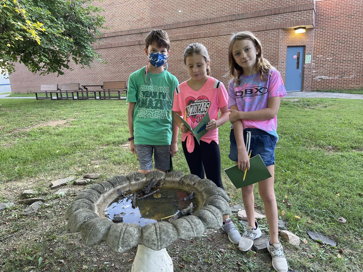 MrsSmithOCES's tweet photo. @OldeCreekES Green Team had our first meeting today.  Students created observation journals so that they can be communicators and share their findings.  We explored our outdoor classroom areas to write what we noticed and wondered about water.  @fcpsGet2Green https://t.co/rujKl3a9Tg