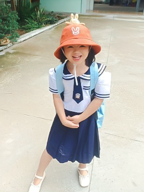 For the past few years, Hoa spent her days at home. Her parents couldn't afford to send her to a school for children with #DownSyndrome.

But in August, you helped her parents expand their business and send Hoa to kindergarten!

Hoa is overjoyed to attend school! Thank you! 💛