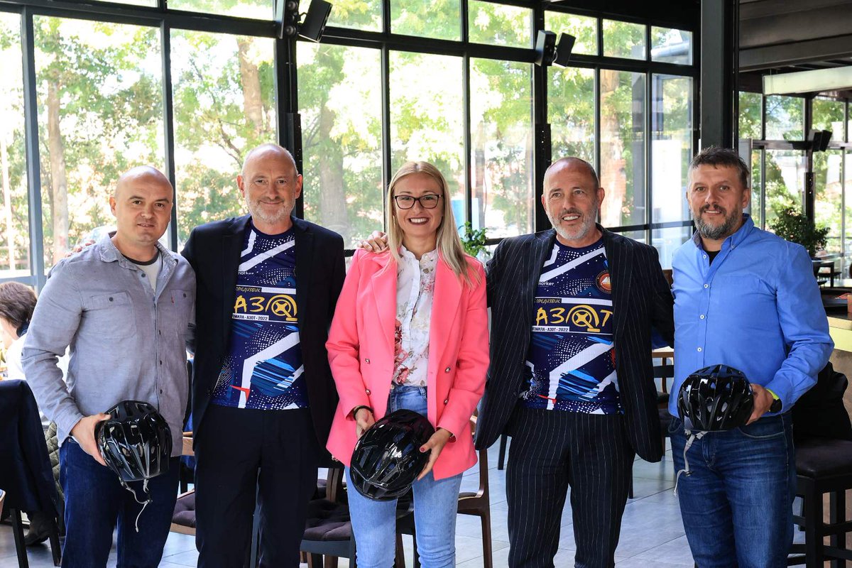 We continued marking 🇪🇺 #Mobilityweek2022 in Veles with lively meetings with students and the Veles Biking association which organizes a regionally famous biking event - Azot MTB Challenge attended by more than 200 cyclists!