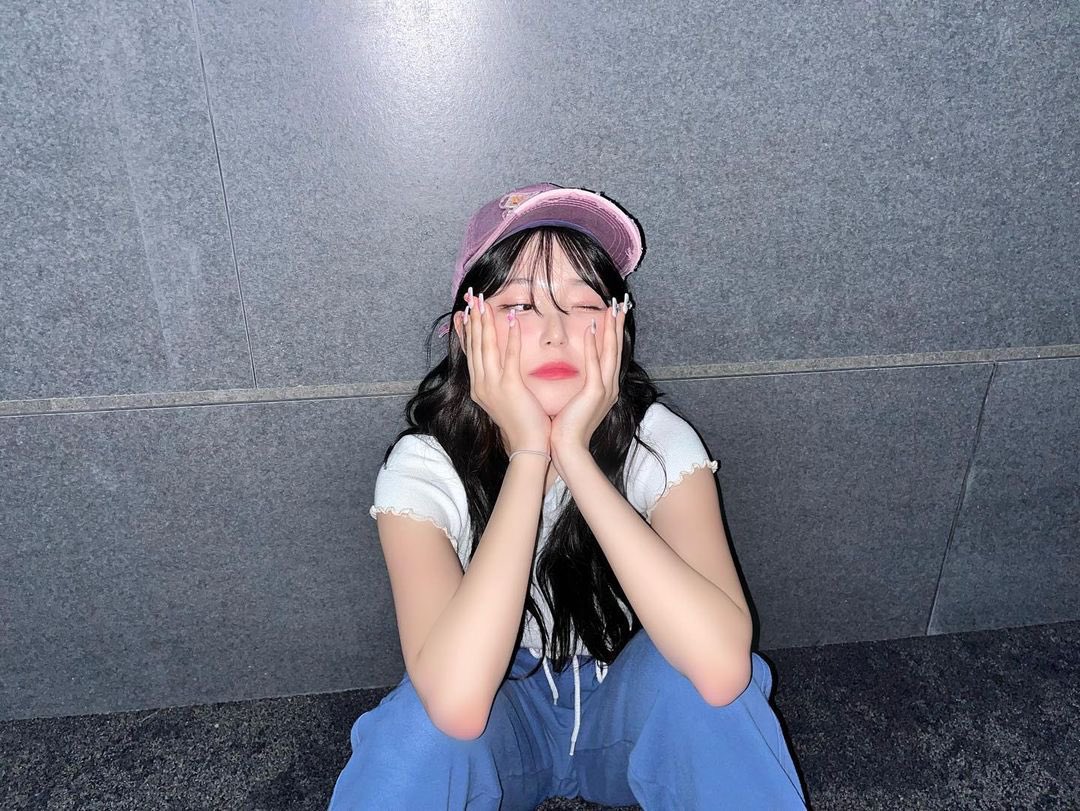 jiheonnh's tweet photo. nails 💅🏻 https://t.co/kOgS1mmZuH