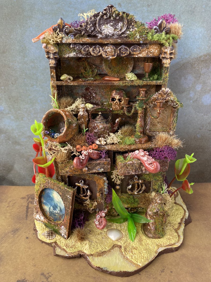 SarahRu64205233's tweet photo. Recent upscaled dolls house miniature #miniatures #dollshouse #ProjectMakeover #crafter https://t.co/BrxPFsMPPl