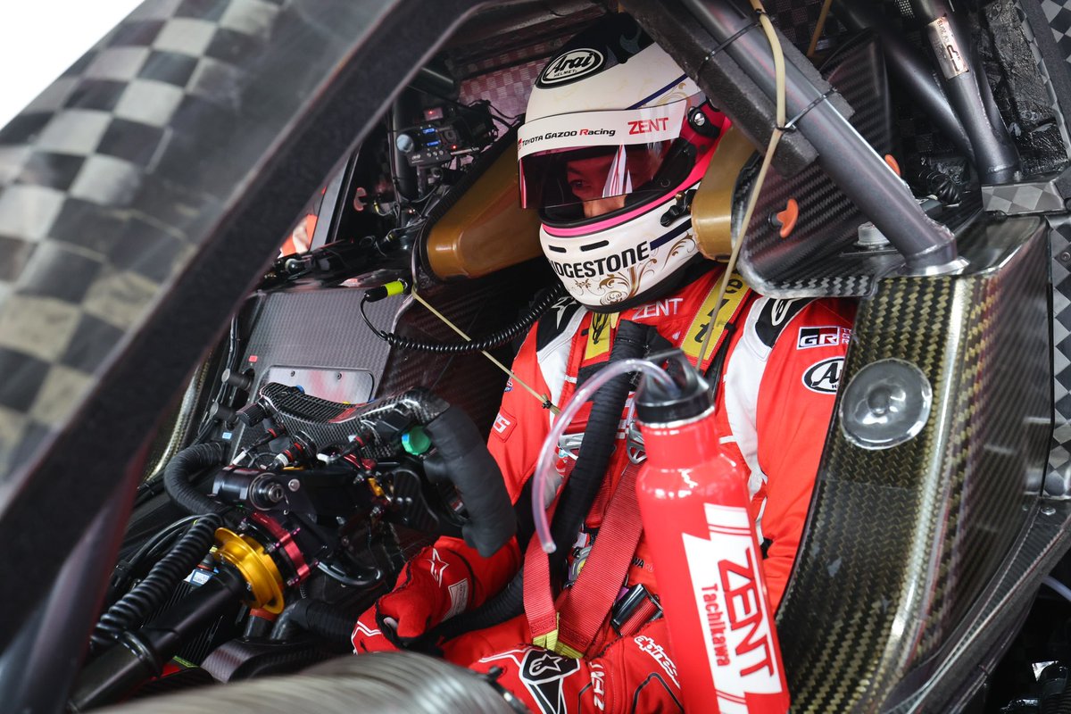 🔥_Celda de Seguridad Maximizada ...
🔥 _Ajuste de la Ergonomia del Piloto para carreras de Endurance ...