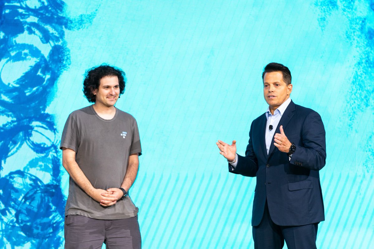 Scaramucci's tweet photo. Before know it, it will be @CryptoBahamas will you be with us? @BahaMarResorts @SALTConference April 17-20 2023. Put it in the books! @FTX_Official https://t.co/mMHMEyALAu
