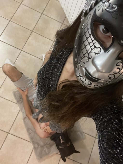 Selfie with my slave😜 https://t.co/sYXxrLLsk2<a href="/tag/girl"class="tags"><span>#girl</span></a><a href="/tag/porn"class="tags"><span>#porn</span></a><a href="/tag/femdom"class="tags"><span>#femdom</span></a><a href="/tag/feet"class="tags"><span>#feet</span></a><a href="/tag/fetish"class="tags"><span>#fetish</span></a><a href="/tag/hard"class="tags"><span>#hard</span></a><a href="/tag/foot"class="tags"><span>#foot</span></a>