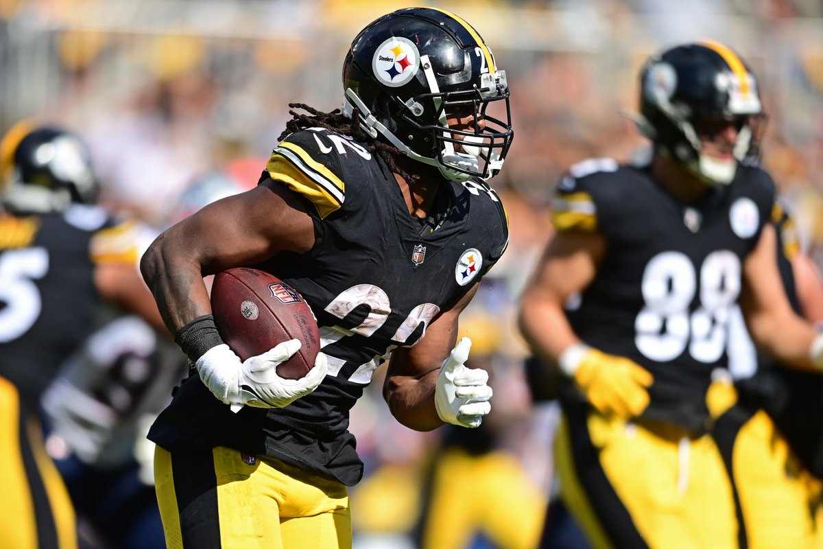 jaynucci's tweet photo. #DraftKings #TNF Showdown breakdown between the Pittsburgh Steelers and the Cleveland Browns free for all!  #DFS has never been easier than with Grim Reaper Sports.  Max enter tonight with our free trial to our exclusive optimizer.

#NFL
#gamblingtwitter

https://t.co/Sg8QLXrzTV https://t.co/N3NYJkrvwi