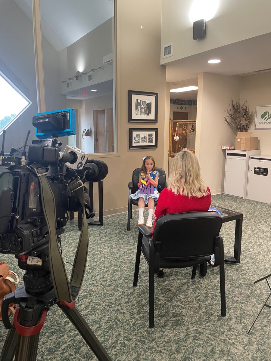 GirlScoutsOH's tweet photo. 📽️This week, Girl Scout Chloe @wsyx6 and @KateWSYX came to our office to film a special segment on The House That She Built🏡 Chloe did an amazing job, and we can't wait for the segment to air🤩 Tune into ABC to hear from both Chloe and our CEO, @TWhartonGSOOH Tammy Wharton! https://t.co/6bCv0rPNZA