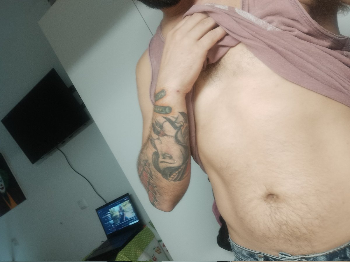 SGrapas's tweet image. Voy a tener que dejar la cerveza, me estoy poniendo panzón