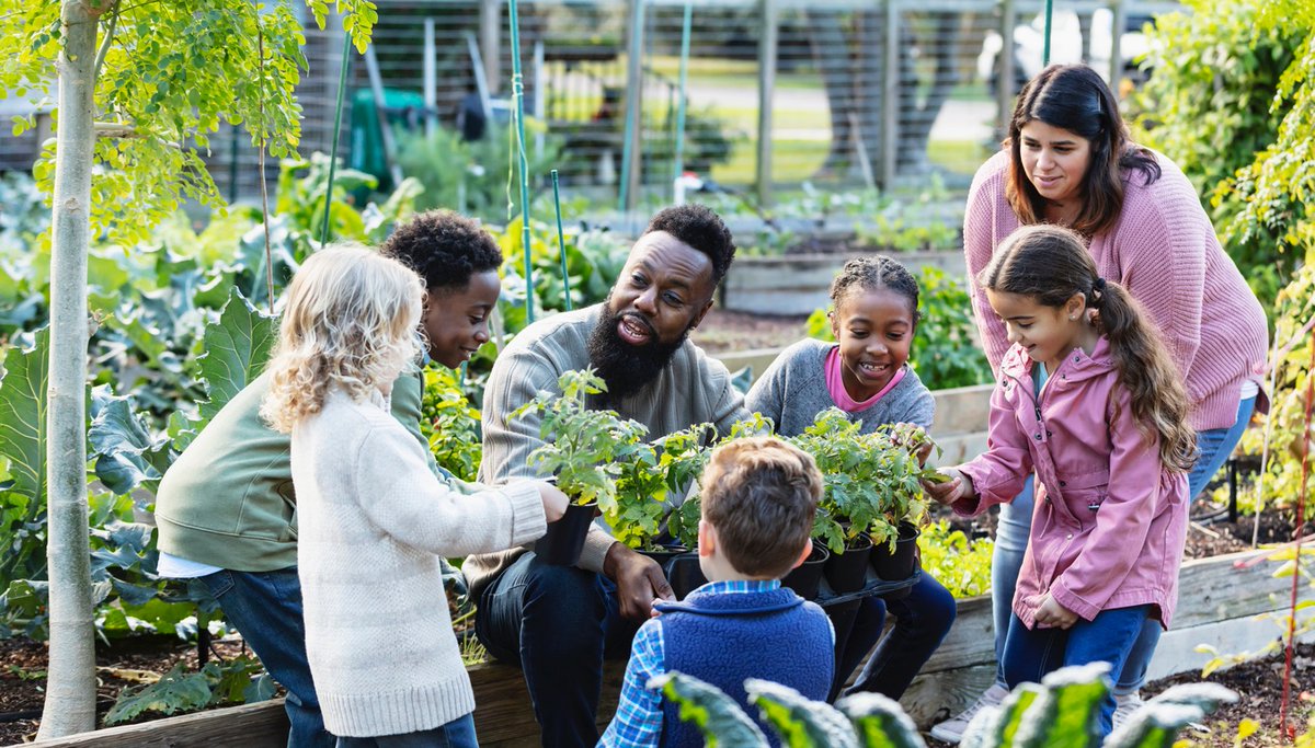 HopeFrank's tweet photo. A7d Recent Yale Study:  78% of voters support schools teaching children about the causes, consequences, potential solutions to global warming #LabsterChat #holoniqsummits #ClimateWeek #iot #metaverse @Eli_Krumova @tgravel @stinzitas #ClimateWeekNYC https://t.co/EPbIHwRndw