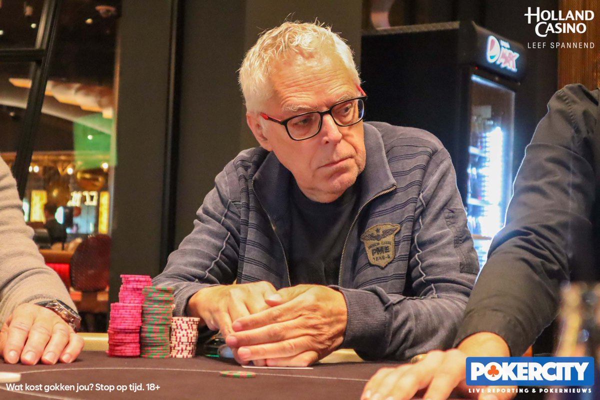 Pokeractie in Holland Casino Utrecht vandaag!

De finaletafel van het €565 NLH Deepstack toernooi is in volle gang. Onder anderen <a href="/suitkees/">Kees Aerts</a>, Willem de Jong en Pim Kuipers zitten aan de finaletafel met €22.611 voor de winnaar.

Blog €565 NLH Deepstack: pokercity.nl/event/1556-1-e…
