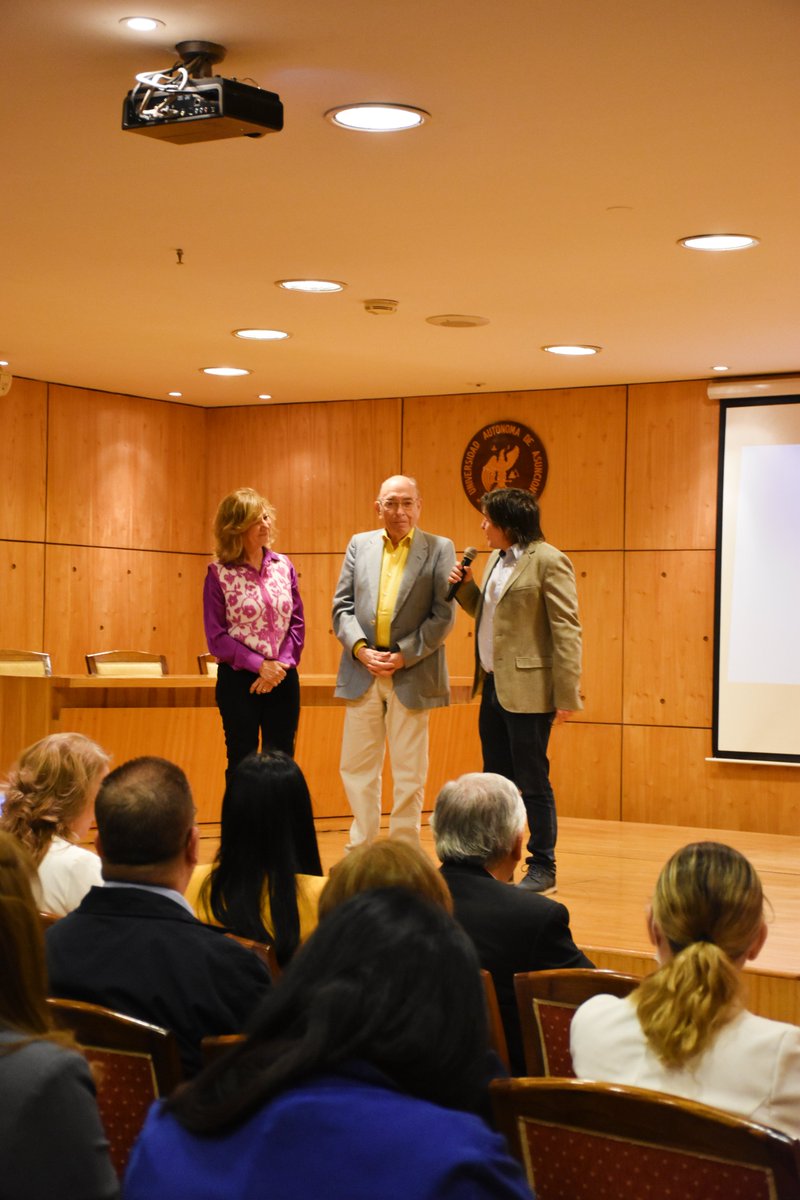 uaapy's tweet photo. 📸Estas son imágenes de lo que se está viviendo actualmente en el Taller de Sistemas de Créditos, organizado por la APUP, realizándose en el Salón Auditorio Josefina Plá. ✨
#OrgulloUAA #APUP https://t.co/bDc5qgZyvu