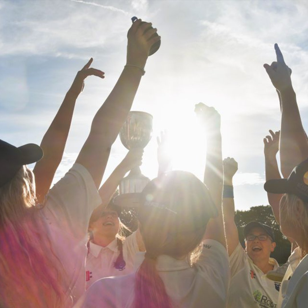 SussexCCC's tweet photo. 2022 has witnessed another successful Sussex Slam season with hundreds of fast paced, midweek T20 fixtures played across Sussex. 🏏

This year, entries reached 116 men’s teams and 18 women’s teams, making this year’s competition the biggest one yet. 👏