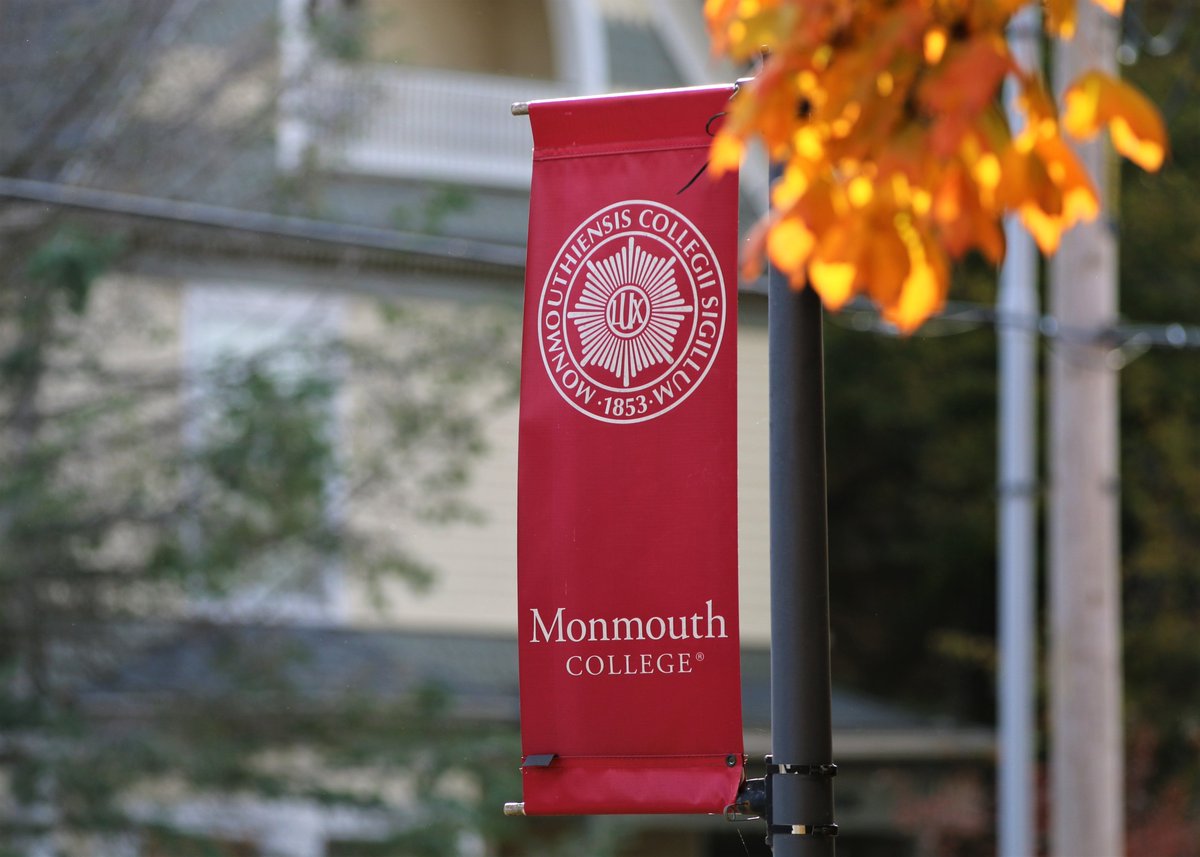 MonmouthCollege's tweet photo. Happy #FirstDayofFall, Scots! Soon, our campus will be filled with the beautiful colors of the season. 🍁🍂  #ItsGreatToBeAScot #RollScots https://t.co/m0WOxVGcca