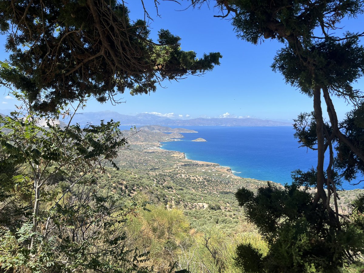 laquiti's tweet photo. #LosViajesDeLaCapitanaTana #Creta
Cerca de #Sitia (Σητεία) (la carretera de acceso te obliga a parar cada 2x3 por las panorámicas que tiene) https://t.co/HPejQBlMWv capital de la regiòn que con solo unos 10.000 habitantes tiene aeropuerto, está el monasterio de #Toplou (Τοπλού) https://t.co/7zLgoR0IaE
