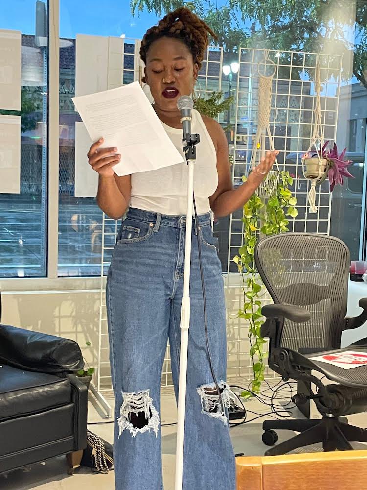 WritersforDA's tweet image. Shoutout to Room Project in Detroit, to Kiley Reid, Rochelle Marrett, &amp;amp; @racheldewoskin for the #BookTheVote reading in celebration of #NationalVoterRegistrationDay! 
#VoteReady @NatlVoterRegDay