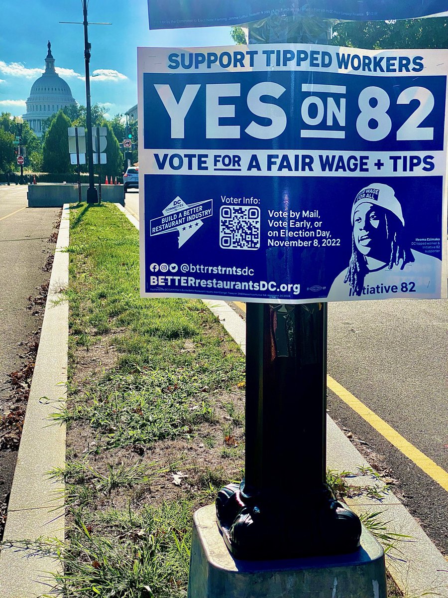 bttrrstrntsdc's tweet photo. Together we’ll pass #Initiative82 and #RaiseTheWage for DC’s tipped workers, but we need your help! This Saturday from 1pm to 4pm we are having #PosterParty #3! Help us put up #YESon82 campaign posters in all 8 wards! Register for Saturday on our website: https://t.co/bKkCgChi9Z https://t.co/kV273TsyUp
